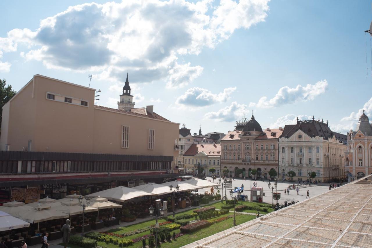 Old Town Square Apartment Novi Sad Luaran gambar